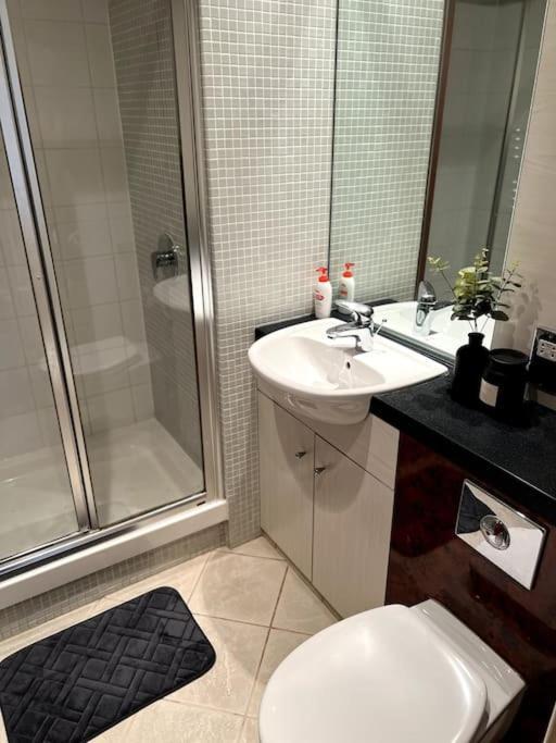 Entire Flat, 2 Bedroom & 2 Bathrooms In Birmingham Dış mekan fotoğraf